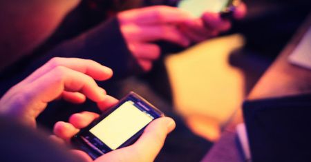 Użytkownicy internetu w komórkach stworzyli problem