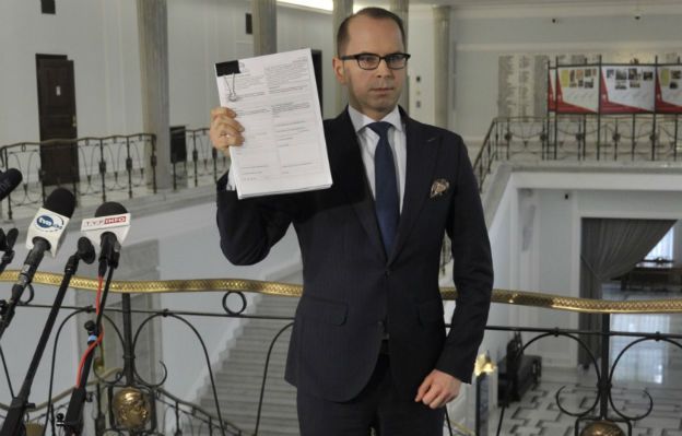 "Pan Marszałek Kochany" trafi do Europejskiego Trybunału. Skarga Michała Szczerby na Marka Kuchcińskiego zaakceptowana