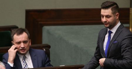 Zbigniew Ziobro przekonuje, że sądy to zagłębie patologii. Statystyki jego resortu mówią co innego