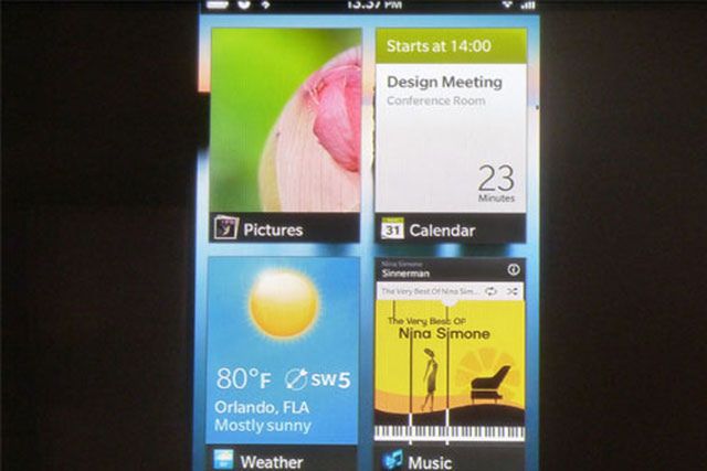 Z10 - pierwszy smartfon z BlackBerry 10