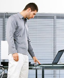 Przyjacielu, znajdź mi pracę