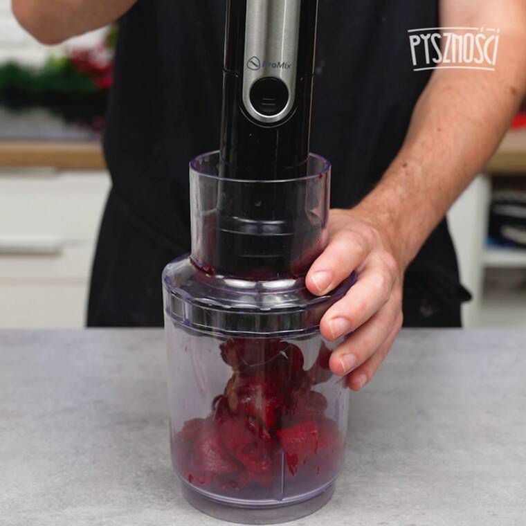 biała galareta z burakami