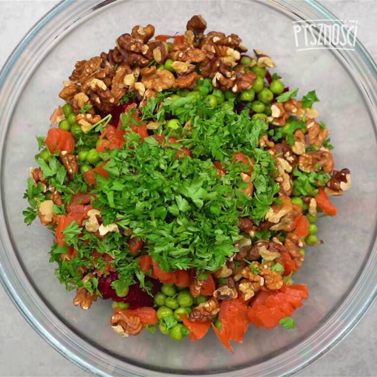 biała galareta z burakami