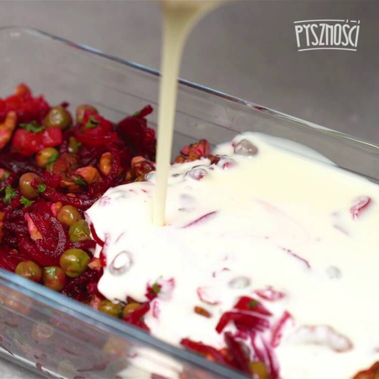biała galareta z burakami