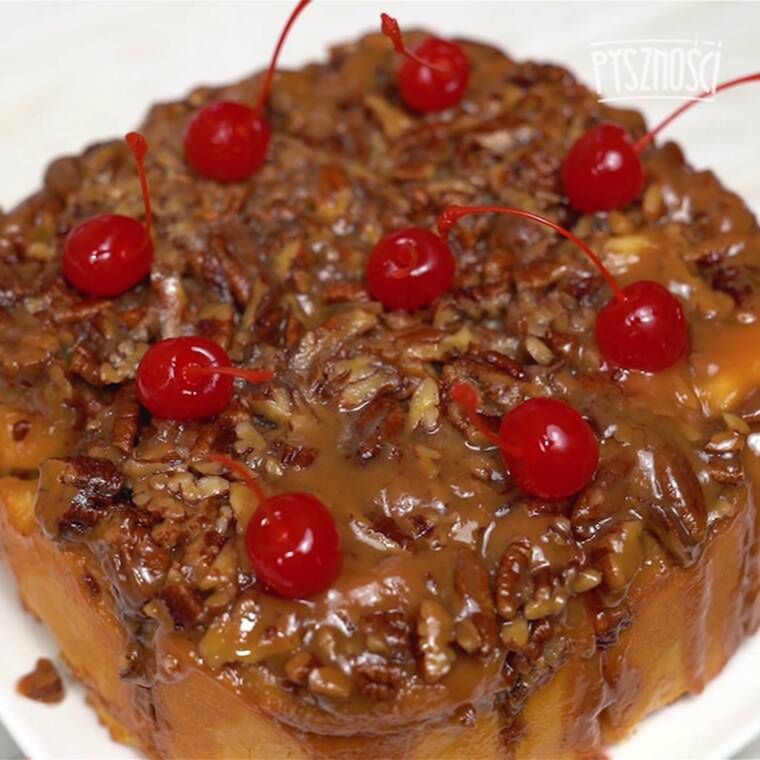drożdżowa cynamonka z orzechami pekan