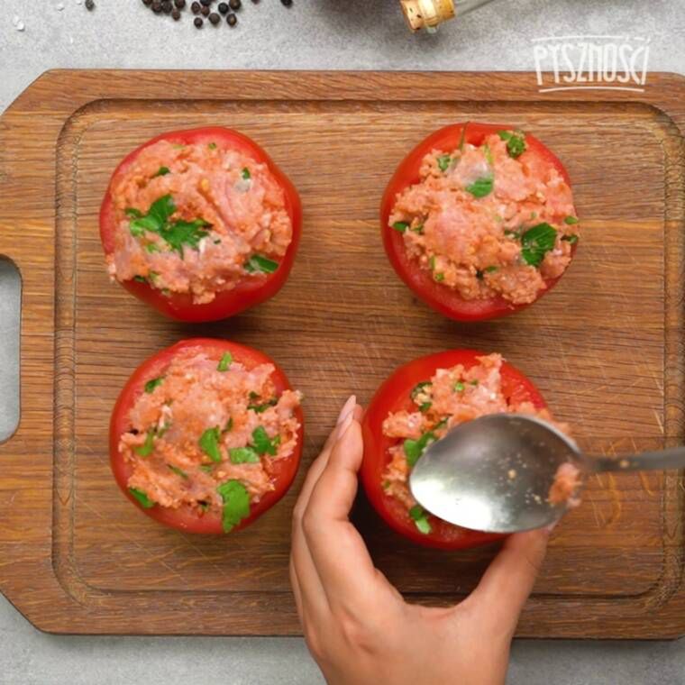 faszerowane pomidory z ziemniakami