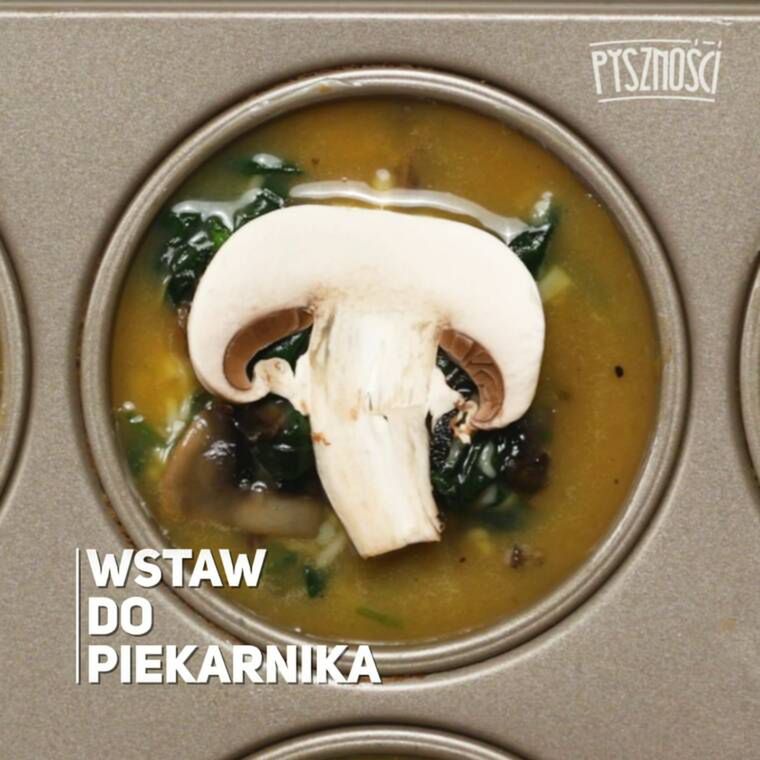 jajeczne muffiny z pieczarkami i szpinakiem