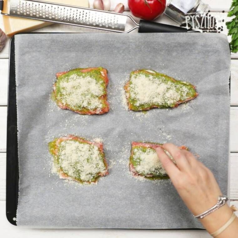 łosoś z zielonym pesto