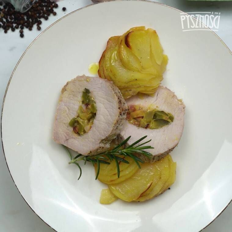 pieczony schab z ogórkowym farszem