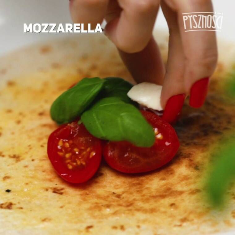tortilla z dodatkami z patelni szybki przepis na sniadanie lub kolacje