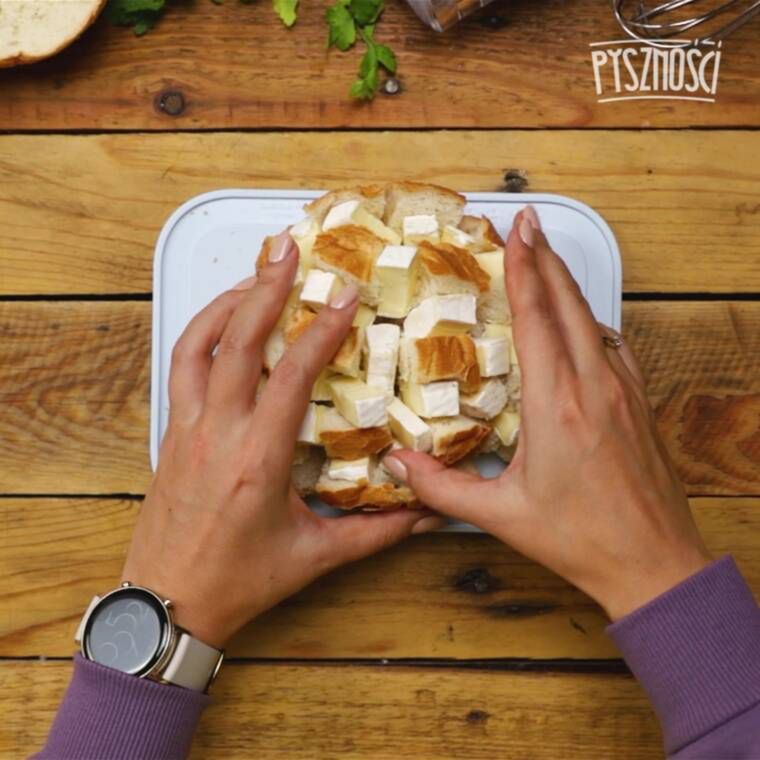 zapiekane bułeczki z camembertem i boczkiem