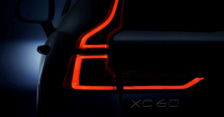 Volvo XC60: samochód zahamuje i ominie przeszkodę