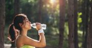 Woda nie gasi najlepiej pragnienia. Naukowcy stawiają na pierwszym miejscu zupełnie inny napój