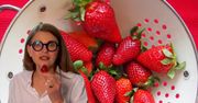 Ekspertka tłumaczy, jak jeść truskawki. W komentarzach fani wytknęli jej fatalny błąd