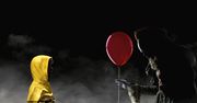 Najciekawsze zapowiedzi gier planszowych: papierowy Pennywise rozdaje papierowe baloniki