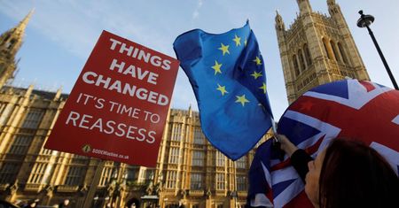 Brexit coraz mniej pewny. Członek rządu Theresy May ostrzega kolegów