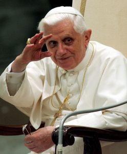 O jego zdrowiu krążą plotki. Papież emeryt skończył 90 lat