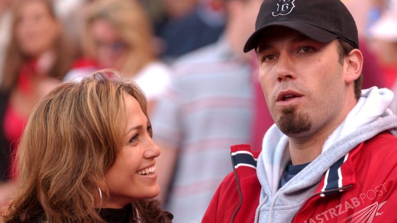 Oct 11, 2003; Boston, MA, USA; Actor couple JENNIFER LOPEZ and BEN AFFLECK at the Red Sox Yankees, Game Three of the American League Championship Series held at Fenway Park. Mandatory Credit: Photo by CJ Gunther/ZUMA Press. / OKO NA SWIAT (©) Copyright 2003 by CJ Gunther