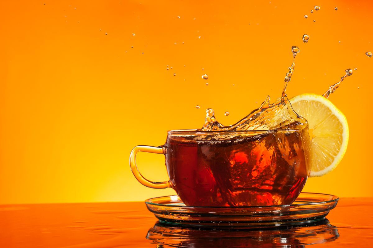 Dlaczego warto sięgać po czarną herbatę?