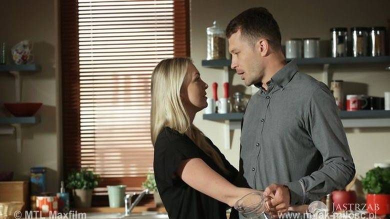M jak miłość, odcinek 1180, Joanna (Barbara Kurdej-Szatan), Tomek (Andrzej Młynarczyk)