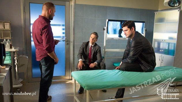 Na dobre i na złe odcinek 610, Adam Krajewski (Grzegorz Daukszewicz), Falkowicz (Michał Żebrowski)