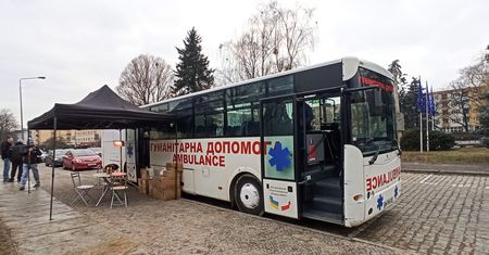 Ambulans XXL pojechał w stronę Ukrainy – VIDEO