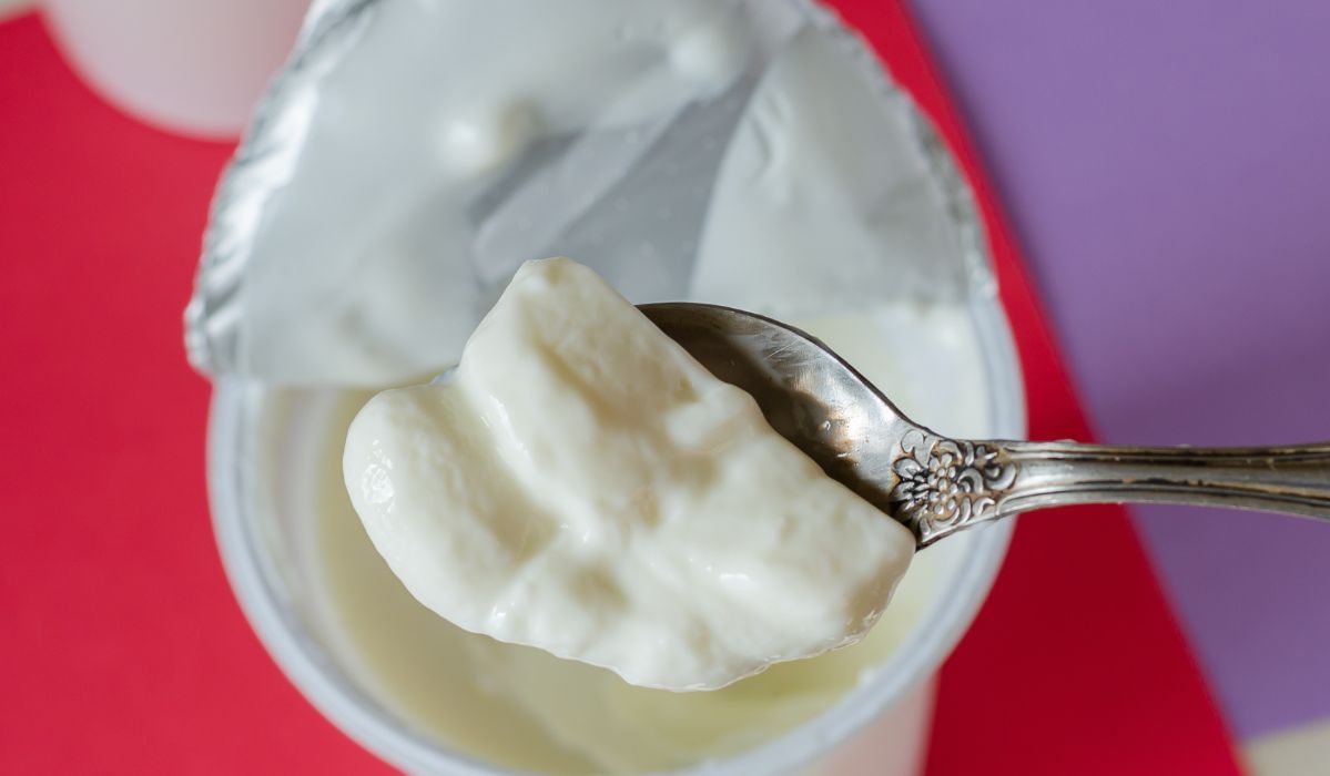 Jesz jogurty i masz takie objawy? Lepiej natychmiast przestań