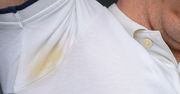 Nie martwię się żółtymi plamami po antyperspirancie. Usuwam je szybko nawet poza domem