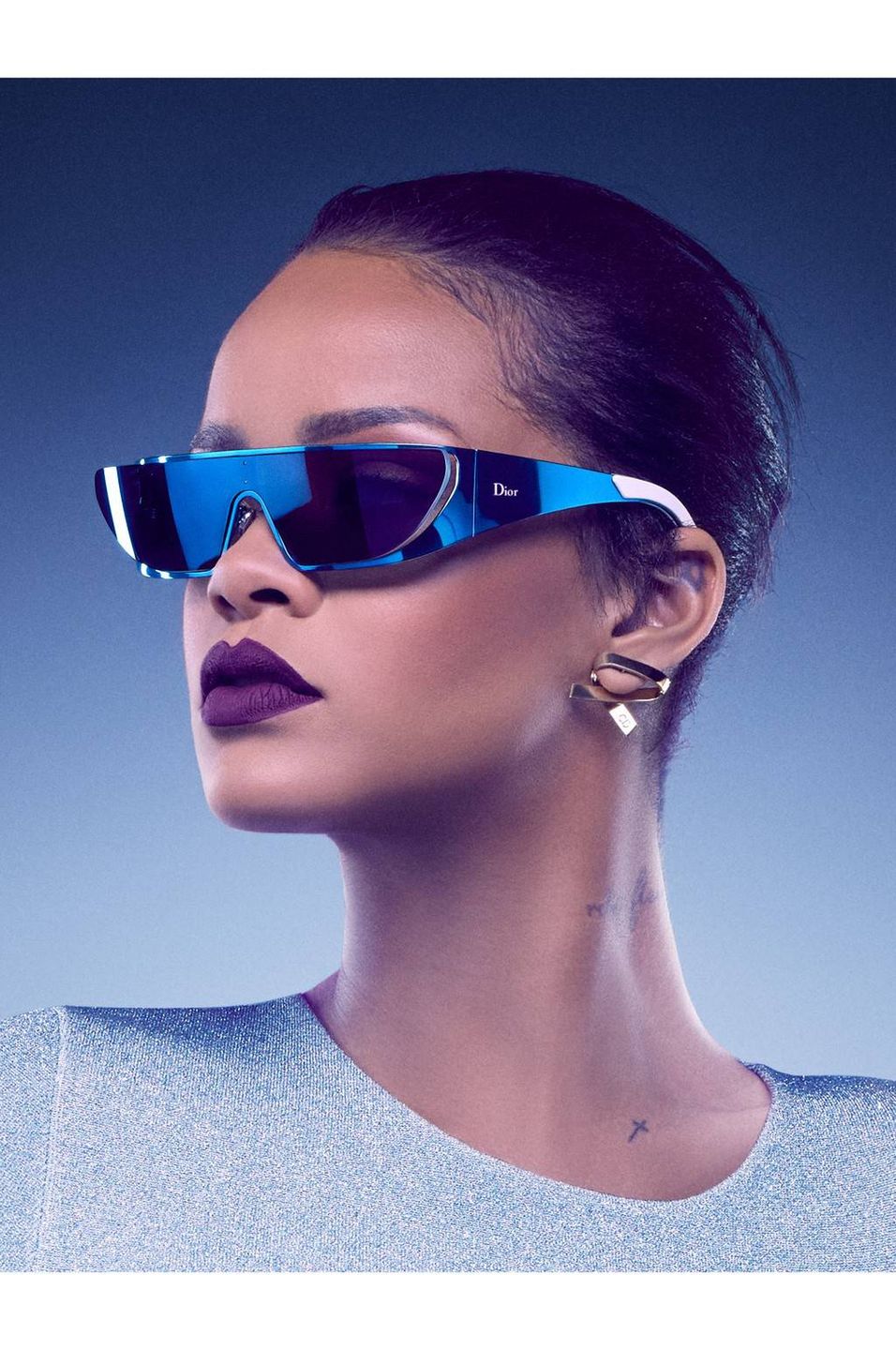 Rihanna w kampanii promującej jej kolekcję okularów dla Dior (fot. Jean-Baptiste Mondino / Dior)