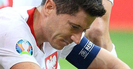 Rysy i pęknięcia na "pomniku" Lewandowskiego. W Niemcach zagotowało się po zdecydowanych słowach Polaka