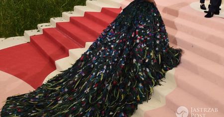 Największa - dosłownie - kreacja na MET Gala 2016. Wiemy, kto ją włożył i zaprojektował