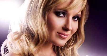 Zupełnie odmieniona Gosia Andrzejewicz w najnowszym teledysku: "Bałam się, jak to będzie wyglądać po ciąży, ale..."