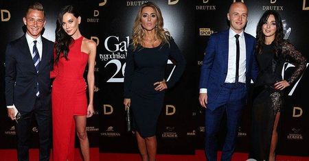 Gwiazdy na gali tygodnika "Piłka nożna": Edyta i Jakub Rzeźniczak, Karolina Szostak, Michał Pazdan z żoną...