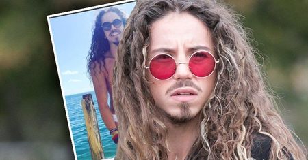 Michał Szpak kusi ciałem na Instagramie. Pozuje w samych slipkach! "Starsze panie spadają z krzeseł"