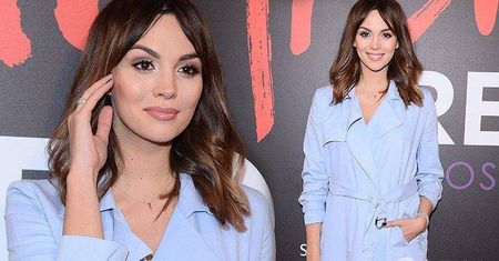 Ciężarna Paulina Krupińska na Sephora Trend Report 2017 w błękitnym trenczu