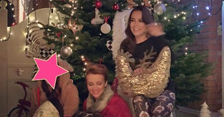 Anna Mucha, Katarzyna Zielińska i jeszcze jedna gwiazda na wspólnym zdjęciu przy choince. Wiecie, że aktorki przyjaźnią się ze sobą?
