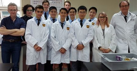 Historia jak z "Breaking Bad". Uczniowie odtworzyli lek na HIV