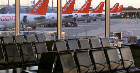 7-latka bez biletu i rodziców dostała się do samolotu. Ochrona lotniska w Genewie jej nie zauważyła