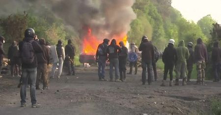 Francuskie służby eksmitują anarchistów