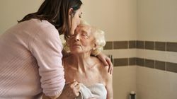 Oczyszczanie mokrymi chusteczkami przy nietrzymaniu moczu - jakie ma zalety i kiedy się sprawdzi?