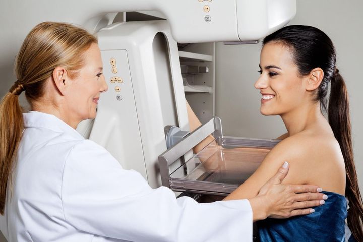 4 lutego w wielu ośrodkach w Polsce będzie można wykonać bezpłatne badania mammograficzne.