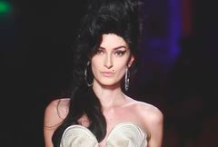 Gaultier składa hołd Amy Winehouse