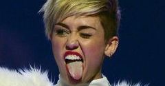 Co się dzieje z Miley Cyrus?