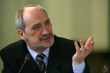 Macierewicz wiceministrem obrony narodowej