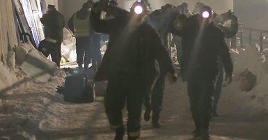 Koniec poszukiwań - rozpoczęto rozbiórkę zawalonej hali