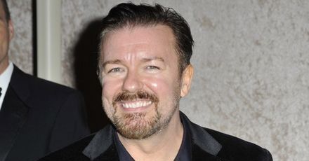 Ricky Gervais kąpał się w... proszku do prania