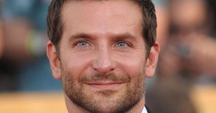 Bradley Cooper mierzy do celu