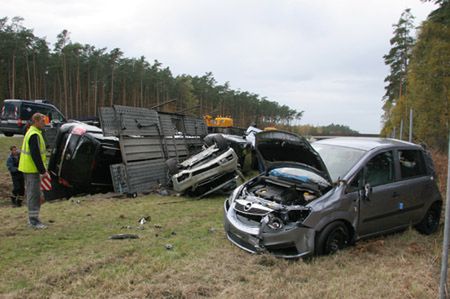 Od piątku w 770 wypadkach zginęło 96 osób