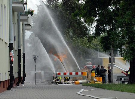 Wypalił się gaz w uszkodzonym gazociągu w Warszawie