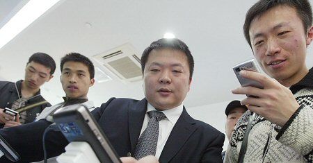 Zbudował telefon komórkowy długi jak bagietka